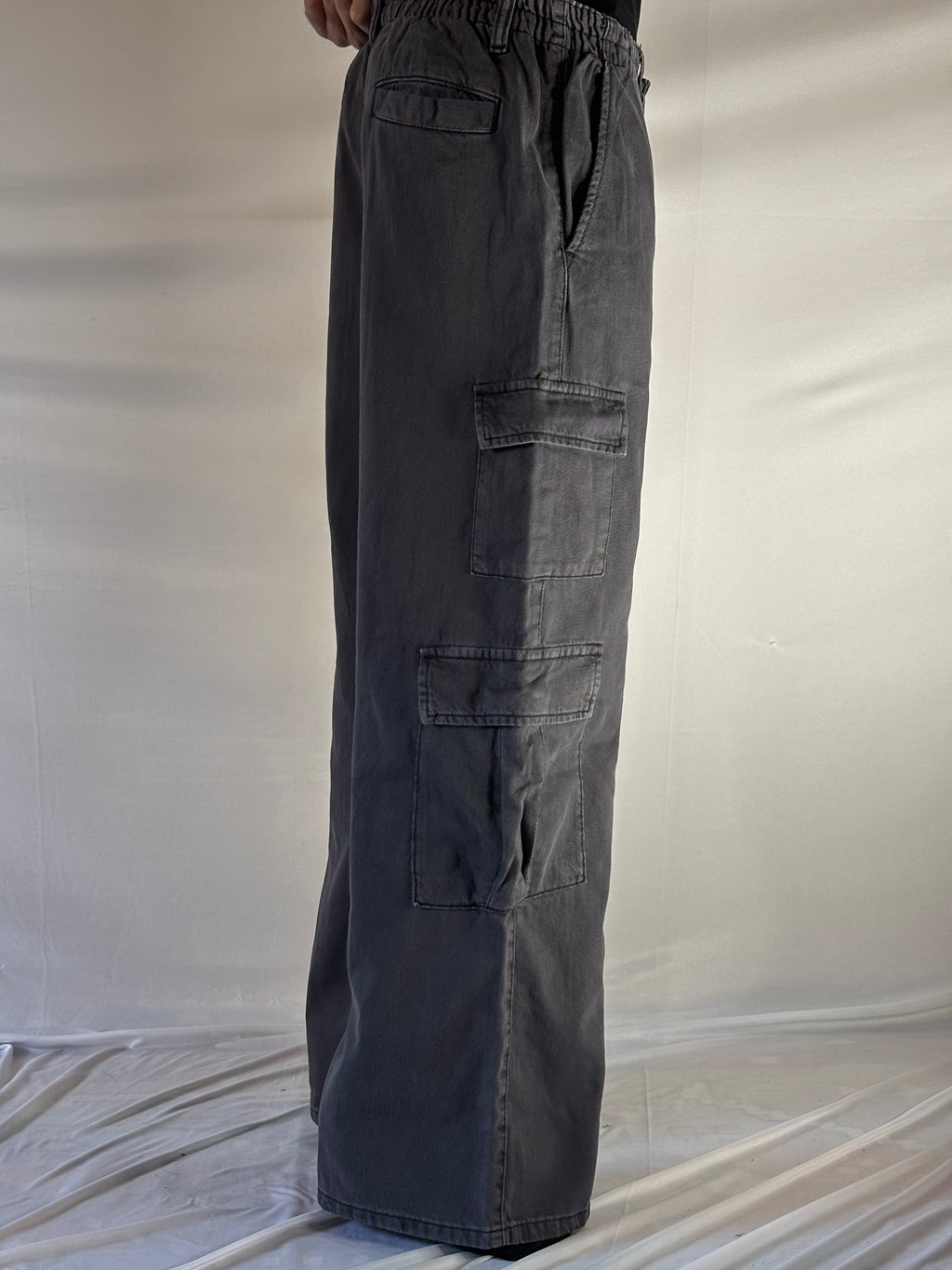 WIDE LEG CHARCOAL CARGO 8 POCKETS