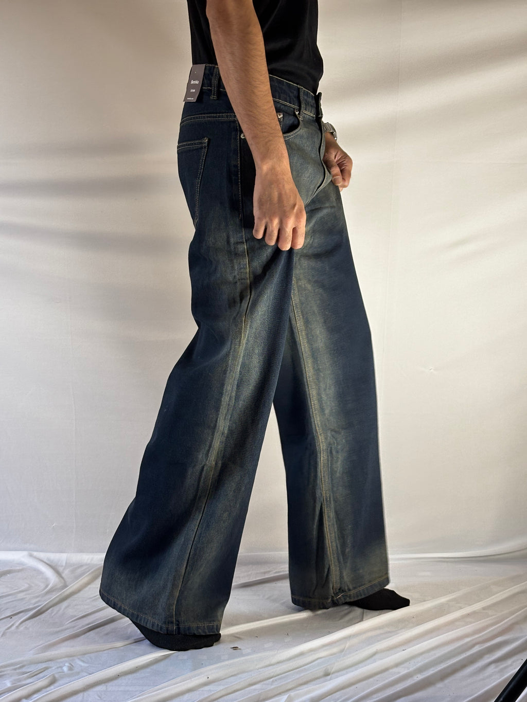 WIDE-LEG FADED DENIM JEANS-ICE CREEN